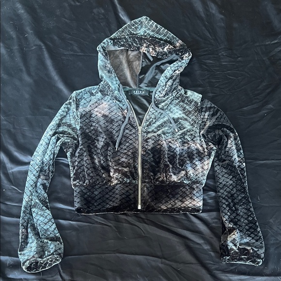 AKIRA Shimmering Black Velvet Copped Jacket - Picture 1 of 8
